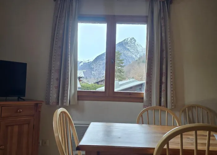 - E12 * Samoëns